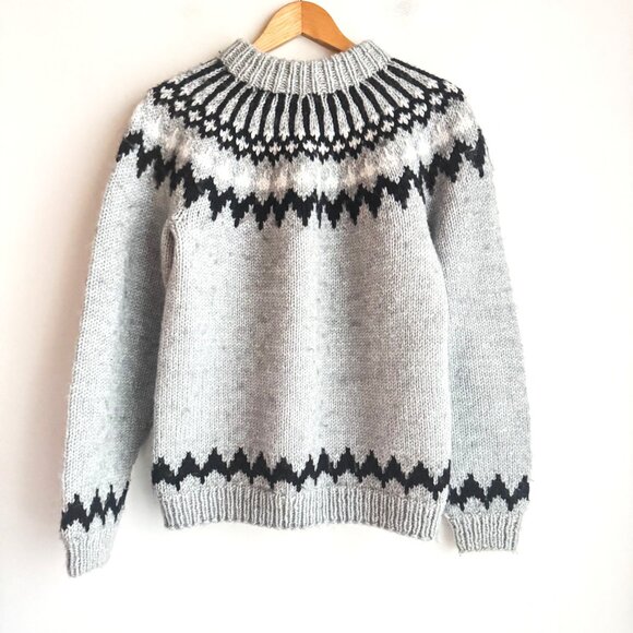 Vintage Handmade Grey Fairisle Holiday Wool Sweater M - Picture 3 of 4